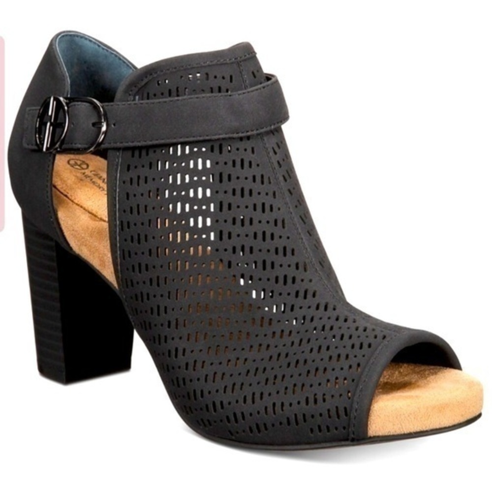 Giani Bernini Jaccee Black Perforated Shooties size 9 NEW New in Box